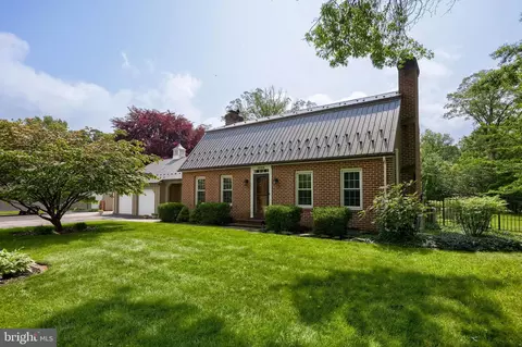 2585 Midpine Dr, York, PA 17404