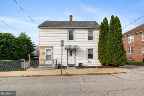 99 S Pine St, Red Lion, PA 17356
