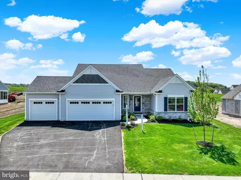350 Lloyds Ln, York, PA 17406