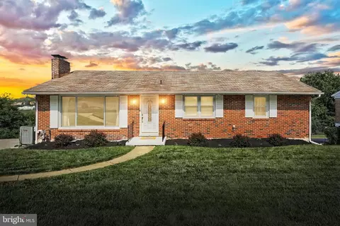 1405 Bonbar Rd, York, PA 17403
