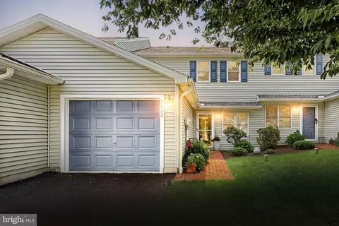 2632 Grandview Park Dr #11, York, PA 17408