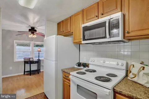 46 E High St, Windsor, PA 17366 photo 13