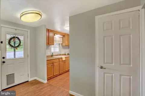 46 E High St, Windsor, PA 17366 photo 14