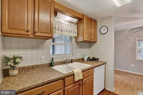 46 E High St, Windsor, PA 17366 photo 12