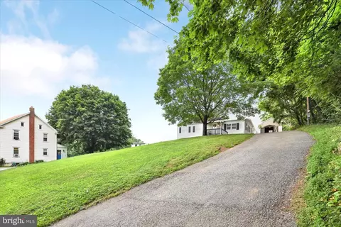 46 E High St, Windsor, PA 17366 photo 35