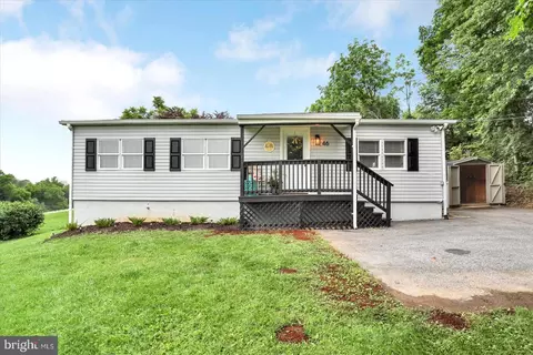46 E High St, Windsor, PA 17366