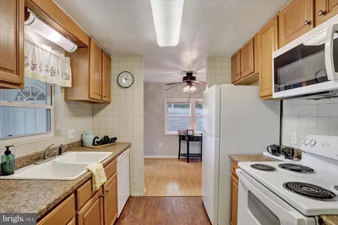 46 E High St, Windsor, PA 17366 photo 11