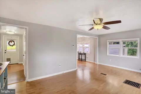 46 E High St, Windsor, PA 17366 photo 7