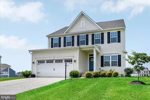6 Donald Dr, Shrewsbury, PA 17361