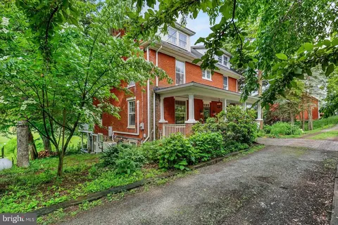 1175 Potosi Rd, Glen Rock, PA 17327