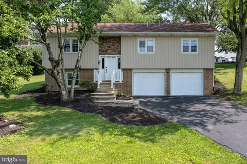 180 E Locust Ln, York, PA 17406