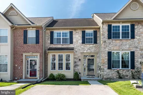 73 Sara Ln, Hanover, PA 17331