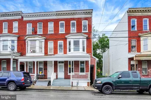 327 E College Ave, York, PA 17403