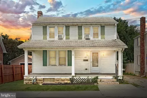411 W Elm Ave, Hanover, PA 17331