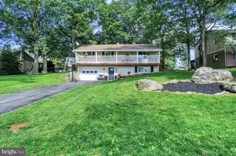 3008 Faith Ln, Red Lion, PA 17356