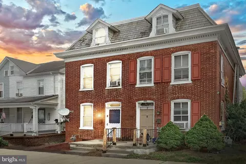 129 S Pleasant St, Hanover, PA 17331
