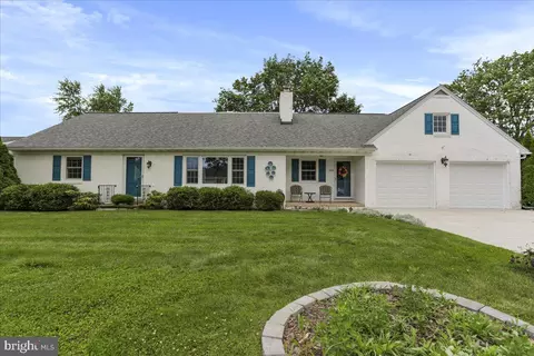 209 Park Heights Blvd, Hanover, PA 17331