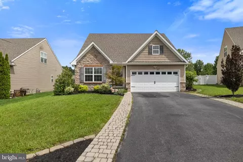 90 Dylan Dr, York, PA 17404