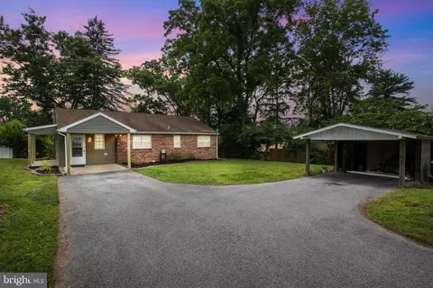2465 Carlisle Rd, York, PA 17408