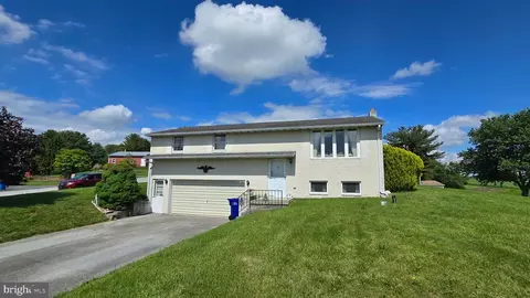 1373 Martin Rd, Spring Grove, PA 17362