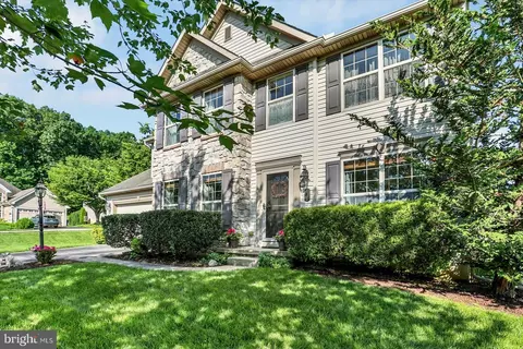 64 S 3rd St, New Freedom, PA 17349