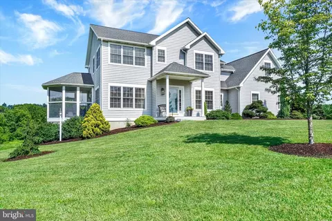17228 Dolf Rd, Stewartstown, PA 17363