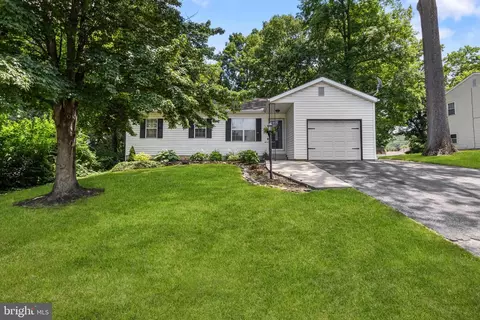 3624 Harrowgate Rd, York, PA 17402