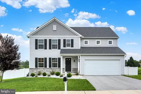 1816 Fountain Rock Dr, Dover, PA 17315