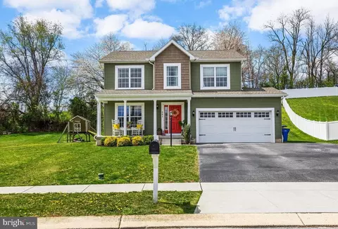 241 N Alpine Dr, York, PA 17408
