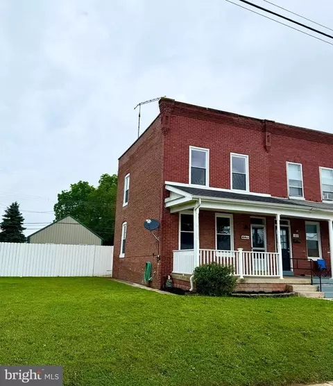 325 Pine St, Hanover, PA 17331