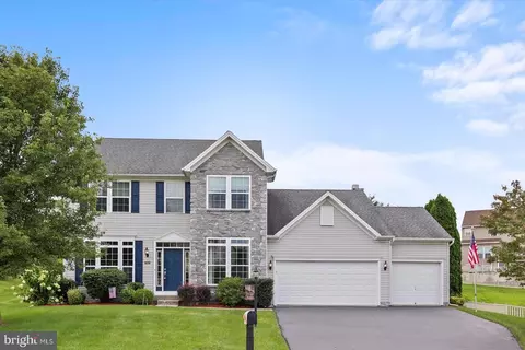 1280 Cranberry Ln W, York, PA 17402