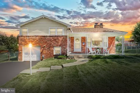 2423 Wharton Rd, York, PA 17402