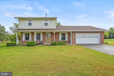 5581 Pinchtown Rd, Dover, PA 17315
