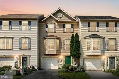 262 Country Ridge Dr, Red Lion, PA 17356