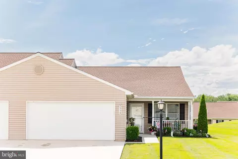 1338 Chami Dr #196, Spring Grove, PA 17362