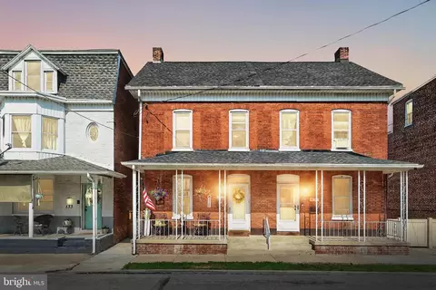137 S East St, Spring Grove, PA 17362