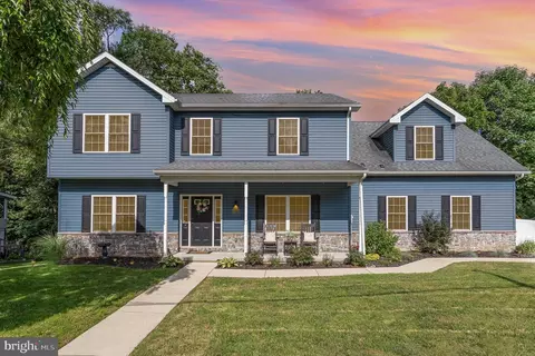 145 Pleasant View Ter, New Cumberland, PA 17070