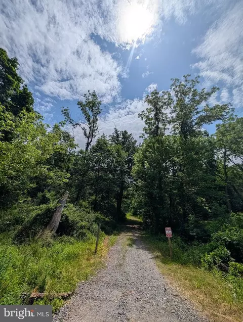 652 Moores Mountain Rd, Mechanicsburg, PA 17055