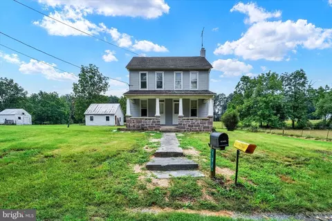 704 E Butter Rd, Dover, PA 17315