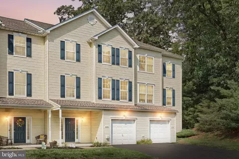 2324 Sunny Hill Cir #2324, York, PA 17406