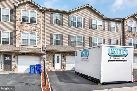 945 Rachel Dr, York, PA 17404