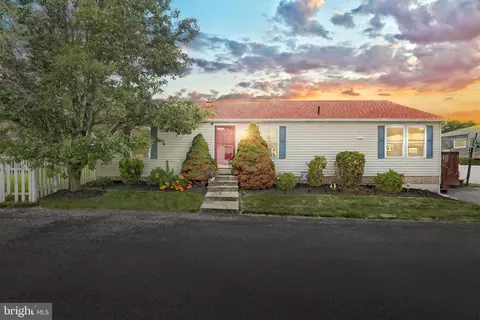19 Glenview Cir, Dillsburg, PA 17019