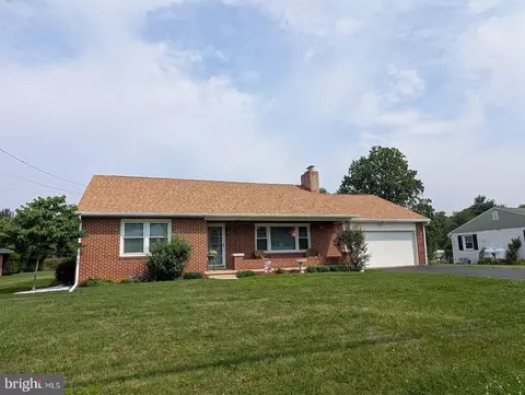 835 Old Forge Rd, New Cumberland, PA 17070