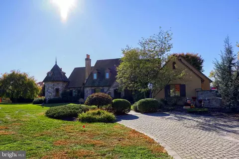 200 Polo Ln, Wrightsville, PA 17368