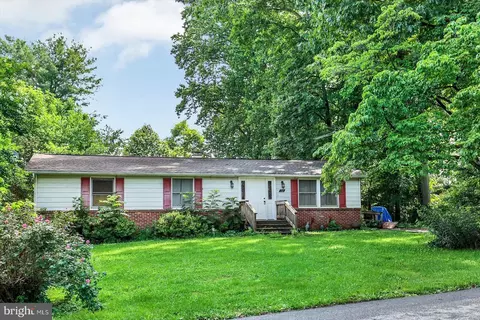 38 Poplar Dr, Delta, PA 17314