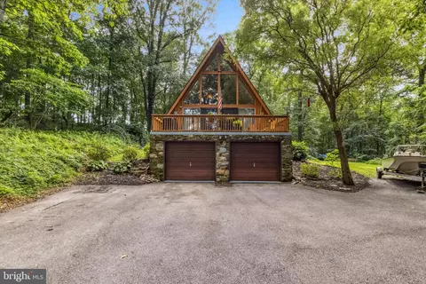 750 Hess Farm Rd, Dallastown, PA 17313
