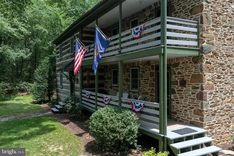 465 S Blacksmith Ave, Windsor, PA 17366 photo 4