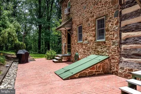 465 S Blacksmith Ave, Windsor, PA 17366 photo 9