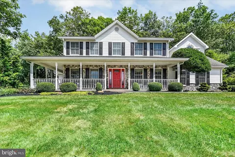 32 Mccurley Dr, New Freedom, PA 17349