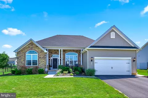 410 Edie Cir, Stewartstown, PA 17363